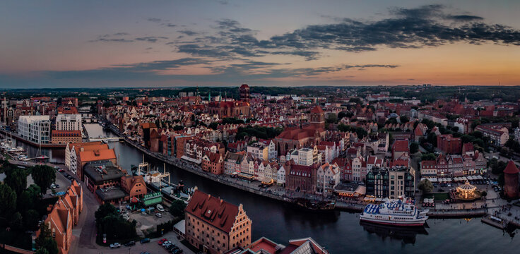Gdańsk o zachodzie słońca