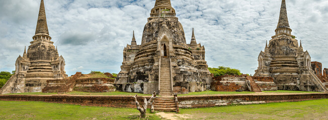 Fototapeta na wymiar Phra Nakhon temple