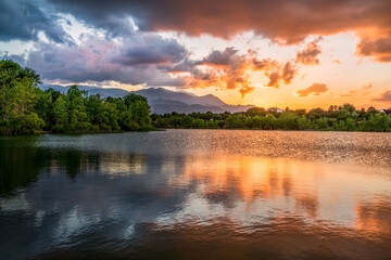 Fototapeta na wymiar Sunset lake reflection