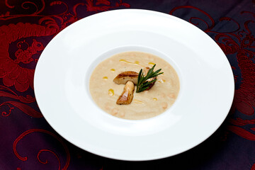 beautifully served mushroom cream soup