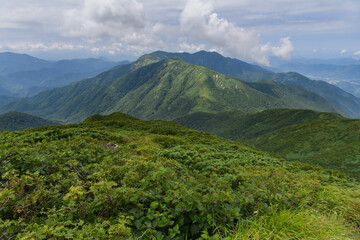 三本槍岳から見た流石山と大倉山