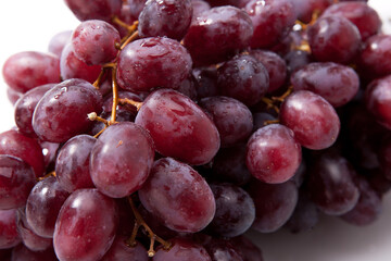흰배경의 포도