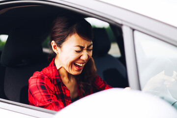 運転トラブルの女性