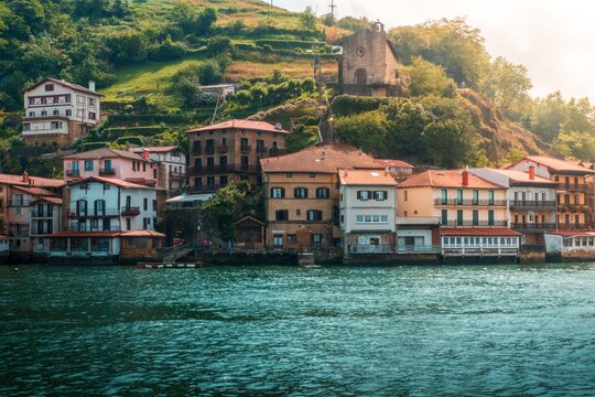 Pueblo de Pasaia Donibaneen San Sebastian - Adrian Sediles Embi