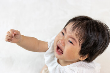 両足だけで立った赤ちゃん 1歳 日本人 女の子 Baby Poster Ba Poko42