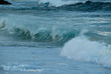 waves breaking in the ocean