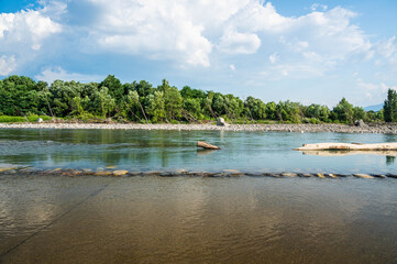 雨の後に増水する梓川