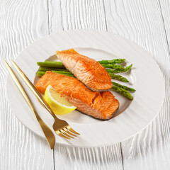 roast salmon fillets with lemon and asparagus