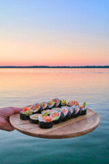 Sushi na łódce - Zatoka Sushi © Gawel