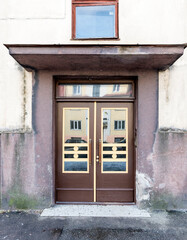 Fototapeta premium Wooden door in the building