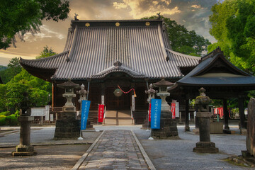 憩いの場でもある日本の伝統的な寺院