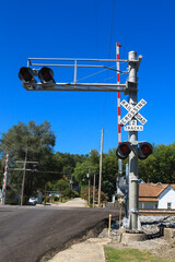 Railroad crossing warning signal