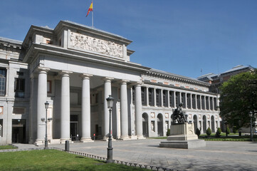 Naklejka premium Exteriores del Museo Nacional del Prado en Madrid, España