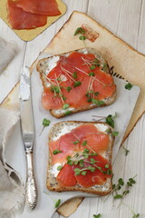 Bruschetta with salmon and cream cheese 