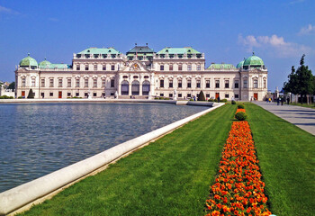 Fototapeta na wymiar Belvedere Schlossgarten in Wien