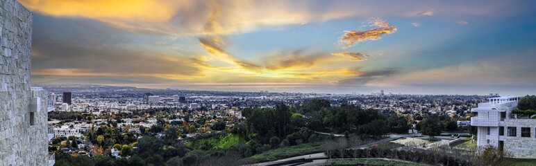 Fototapeta na wymiar Los Angeles Skyline from Hollywood hills