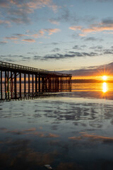 Fototapeta na wymiar sunrise on the pier