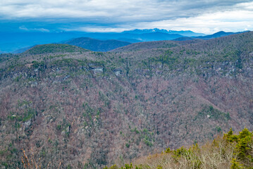 View of Table Rock and Linville Gorge Wilderness, North Carolina, on overcast cloudy day, winter, nature, trees, Blue Ridge mountains