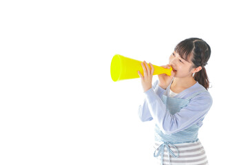 メガフォンで応援をする若い主婦