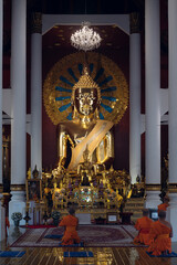 golden buddha statue 