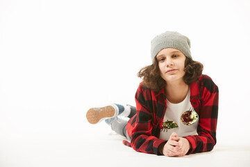 The girl in modern clothes type of rap of teen age.