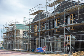 Fototapeta premium Neubau mit Gerüst