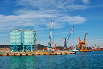 Piombino, the industrial port © flafabri