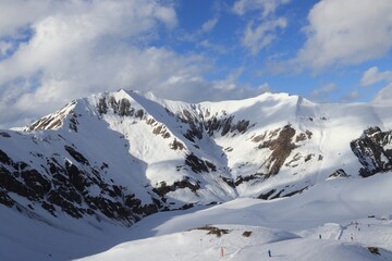 Fototapeta na wymiar Hintertux glacier ski resort