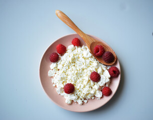 breakfast with raspberries and cottage cheese