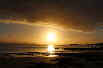 Fototapeta na wymiar sunset on the beach in Ireland