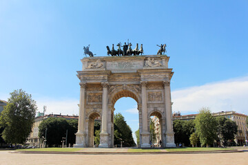 Fototapeta na wymiar triumph arch in italy