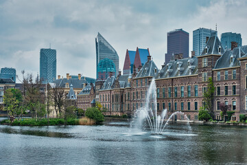 Obraz premium Hofvijver lake and Binnenhof , The Hague