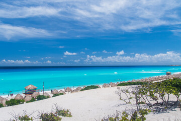 Fototapeta na wymiar Cancun Beach no Caribe Mexicano 