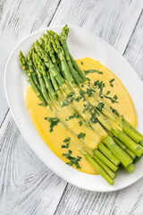 Cooked asparagus with Hollandaise sauce