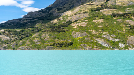 Lago Argentino and beautiful green mountains