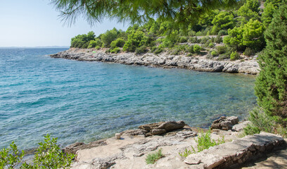 Fototapeta na wymiar Mittelmeerküste der Insel Murter in Kroatien