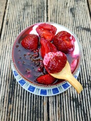 berries grits on yogurt 