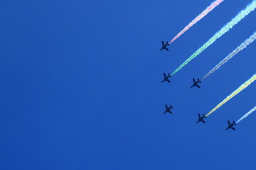 ブルーインパルス　カラースモーク　TOKYO