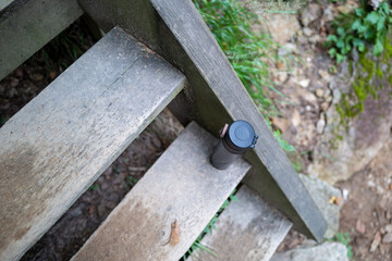 夏の瑞牆山の登山道の風景 A view of the trail in summer at Mt.Mizugakiyama.