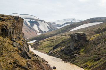 Der Fluss Jökuklvisl im Hochland von Island im Hochtemperaturgebiet Hveradalir am Kerlingarfjöll.