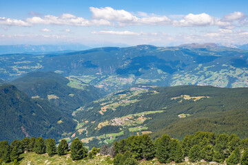 Fototapeta na wymiar Beautiful view of an alp valley in South Tyrol