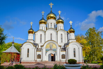 Fototapeta na wymiar Orthodox Cathedral in the Nikolsky Monastery in Pereslavl-Zalessky