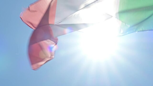 Tricolore al vento
