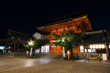 京都市 夜の八坂神社 南楼門