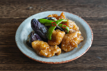 鶏となすのピリ辛煮