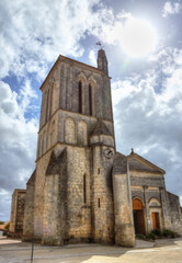 Fototapeta na wymiar Eglise de Merschers sur gironde