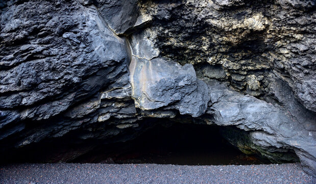 Stromoli; Grotta di Eolo