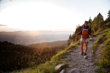 Randonneuse dans le Vercors près du Col de l'Arc