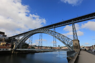 Fototapeta na wymiar Ponte Dom Louís I. in Porto
