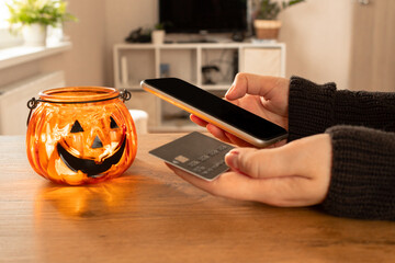 Halloween online shopping, sales and discounts promotions during the spooky day. Online shopping at...
